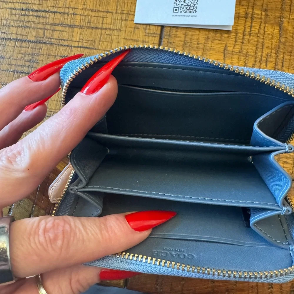 Sold - Picture 3 of 4